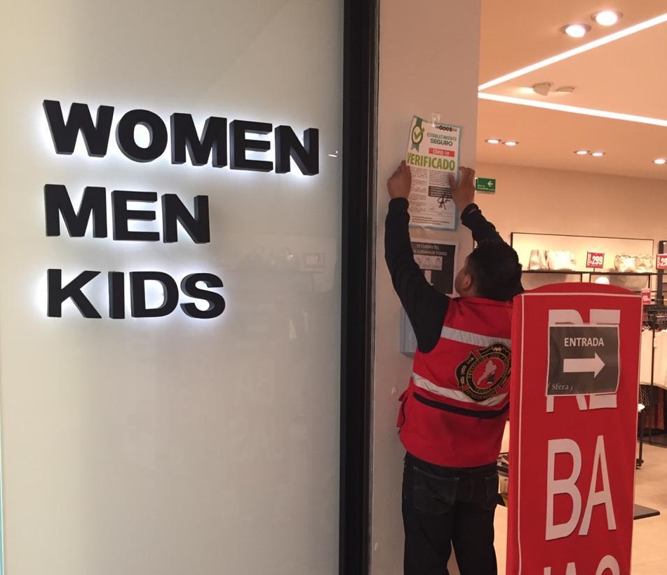 Inicia Toluca colocación de sellos de certificación de negocio seguro, habrá multa o suspensión