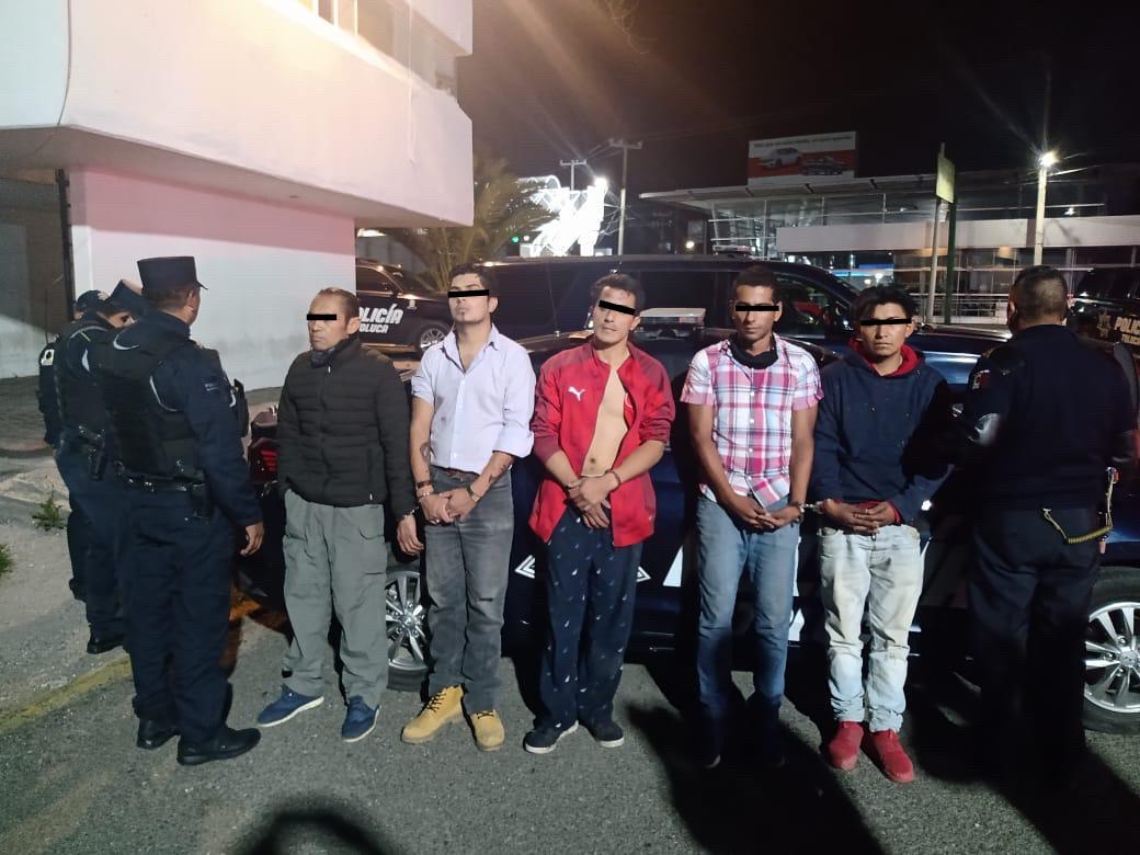 Policía Municipal detiene a 5 presuntos delincuentes en San José Guadalupe Otzacatipan