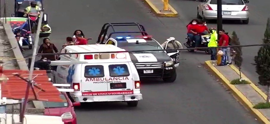 video-hombre-arroya-a-mujer-y-a-ninos-en-edomex