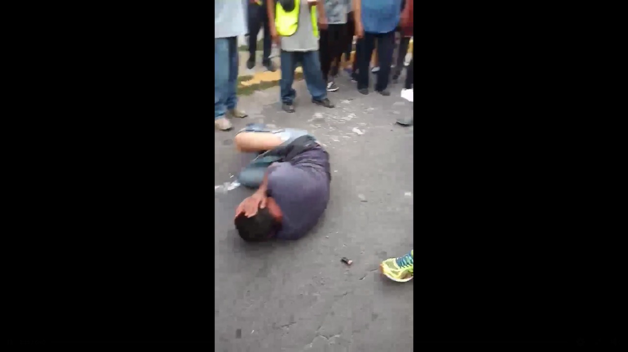 VIDEO || Quiso robarle a una mujer embarazada y termina golpeado en Nezahualcóyotl