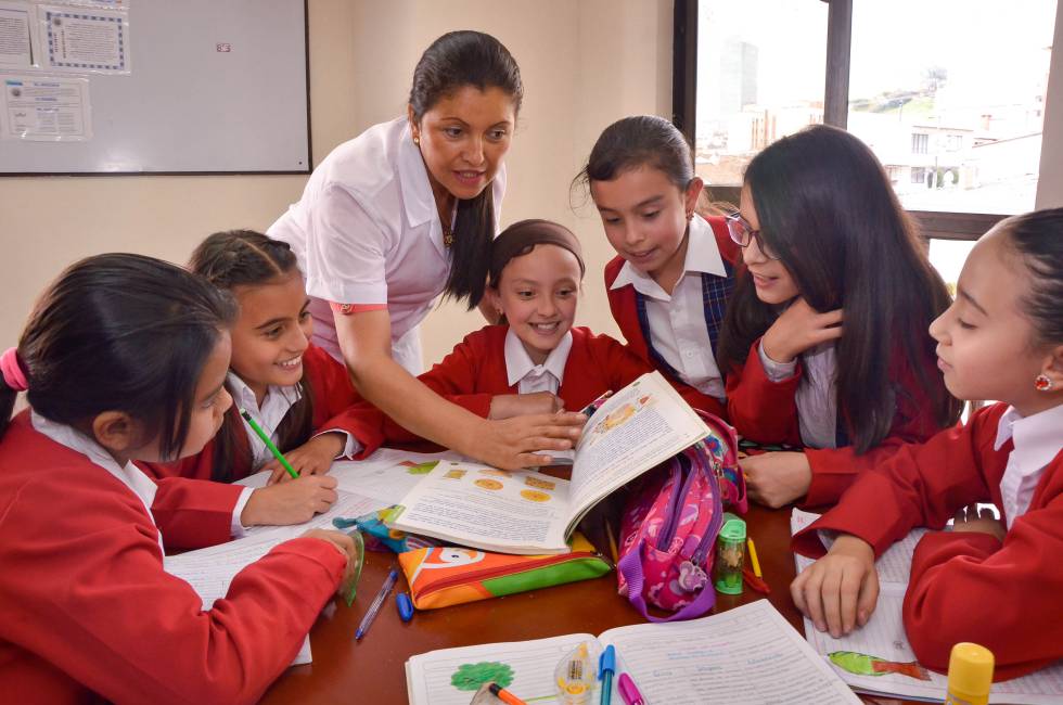 SEP pide denunciar a escuelas que pidan cuotas de inscripción. Aquí los números de denuncia.