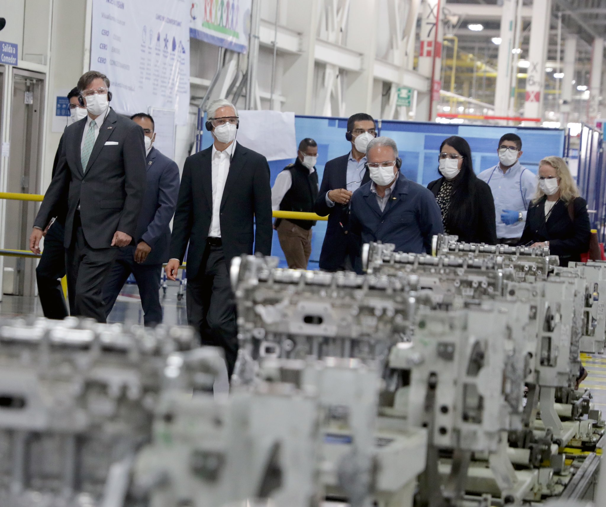Embajador de Estados Unidos y del Mazo Visitan plantas automotrices en Toluca