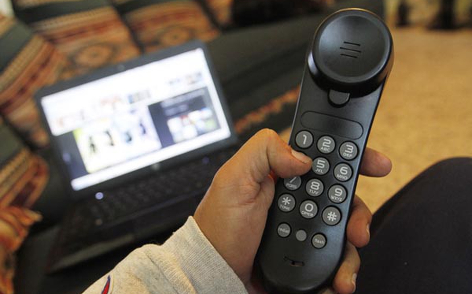 Habra-lineas-telefonicas-para-atender-a-los-alumnos-durante-clases-a-distancia