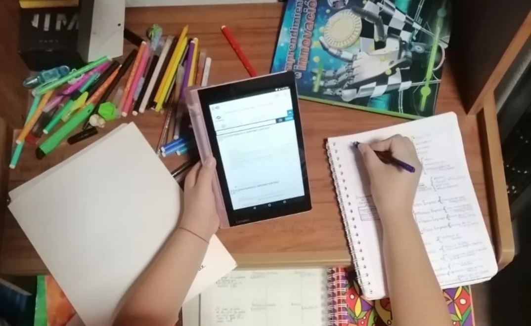 Solicita-tu-beca-de-2-mil-400-pesos-mensuales-SEP