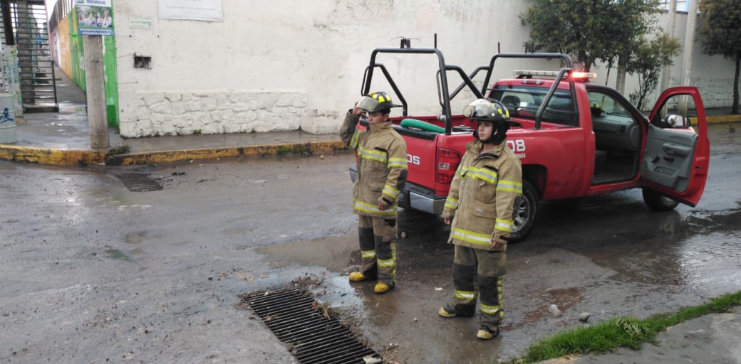 Reportan encharcamientos por exceso de basura en coladeras