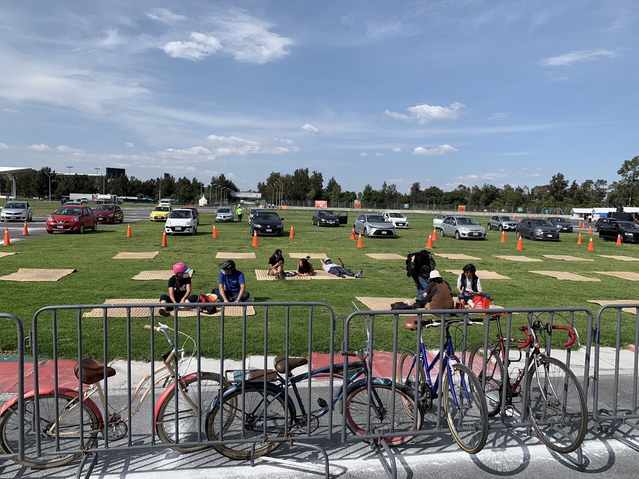 ¿Ya conoces el Autocinema Mixhuca? Se trata de un Bici y Autocinema ubicado en la Ciudad de México y aquí te traemos todos los detalles.