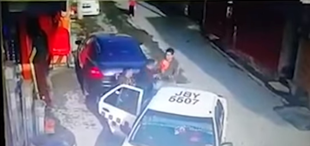 (Vídeo) Intento de secuestro de un joven en Calimaya