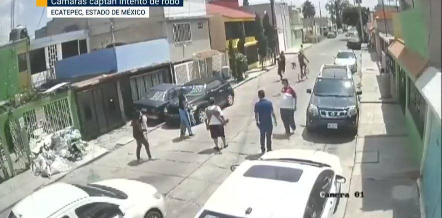 VIDEO || Vecinos mexiquenses frustran asalto con escoba