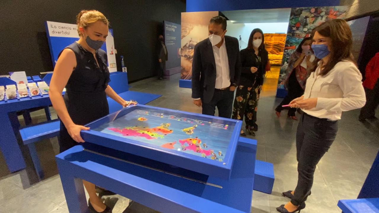 Exposición “Sobrevivientes, Vínculos Invisibles y El Mundo de la Pasta”