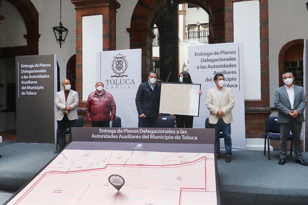Entrega JRSG planos delegacionales para inicio del reencarpetamiento en vialidades de Toluca