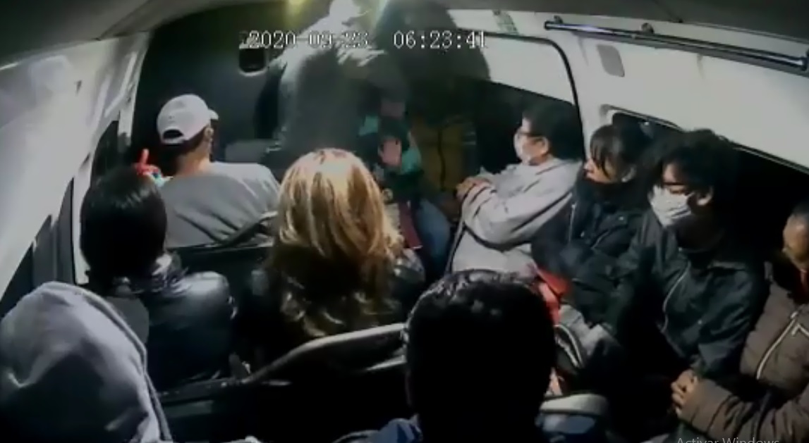 (Video) Mujer bendice con la santa muerte después que la asaltaron