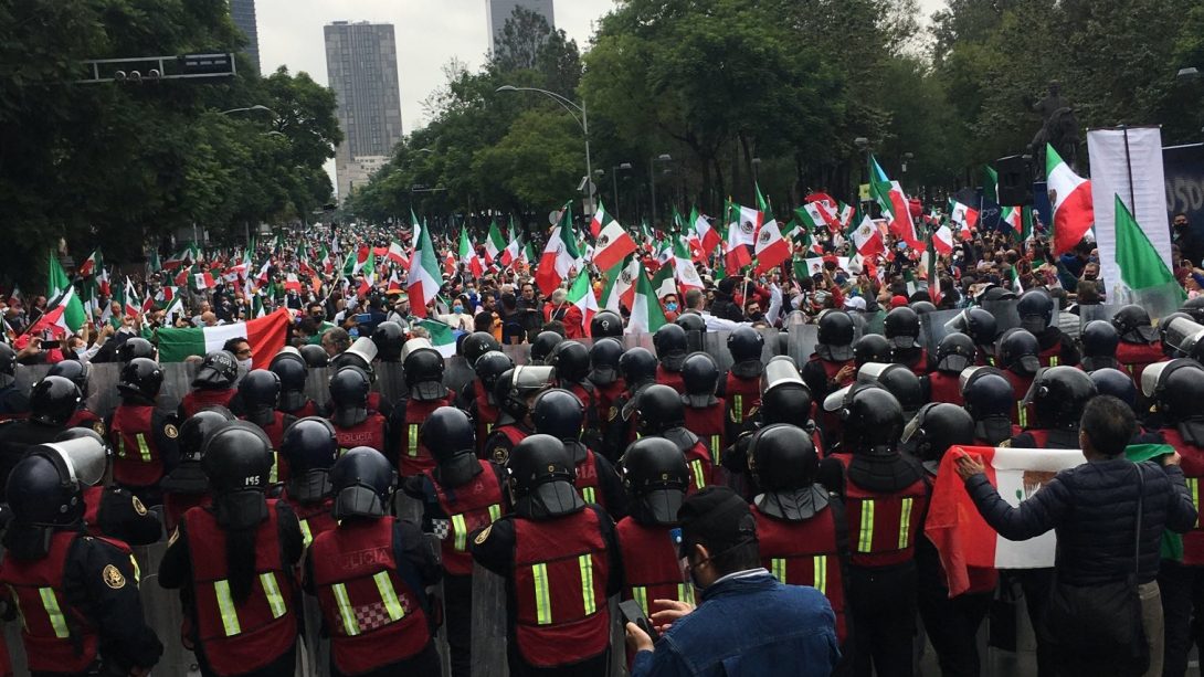 repliegan-policias-ante-marcha-contra-amlo