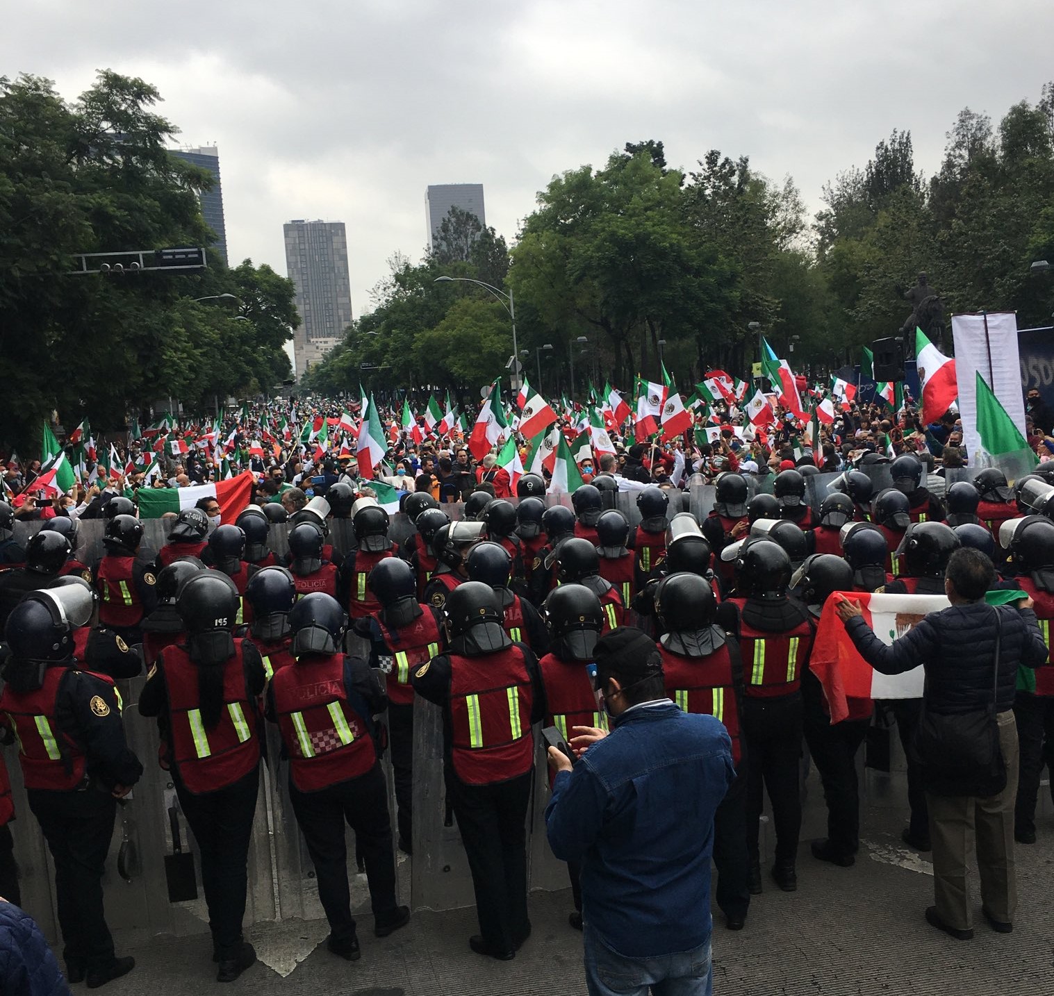 repliegan-policias-ante-marcha-contra-amlo