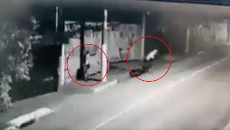 Mujer enfrenta a presuntos asaltantes con disparos || VIDEO