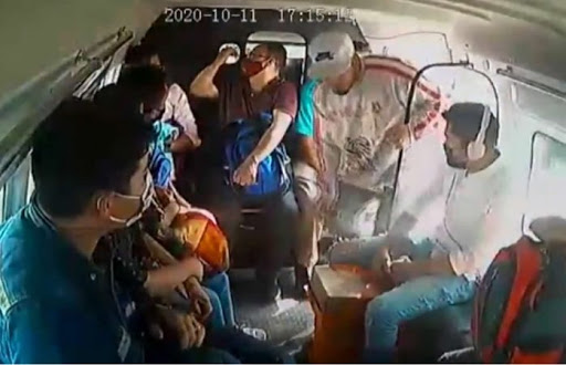 Pasajeros-reconocen-a-los-asaltantes-y-se-bajan