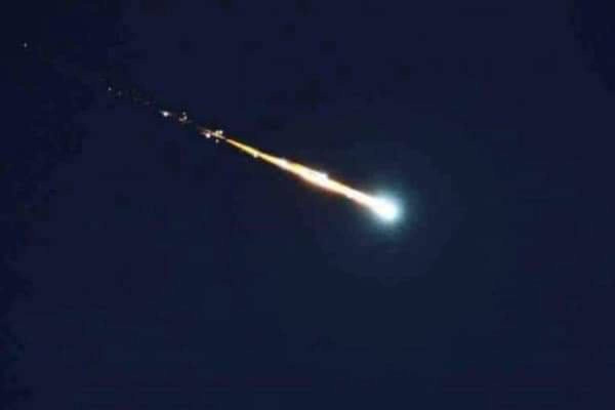 Usuarios-reportan-caida-de-meteorito-en-la-CDMX-y-Edomex