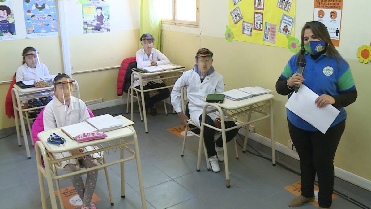 regreso-a-clases-será-semaforo-verde