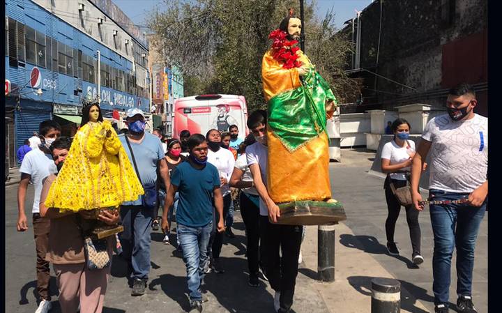 cdmx-se-congregan-miles-de-feligreses-de-san-judas-tadeo-pese-a-coronavirus3