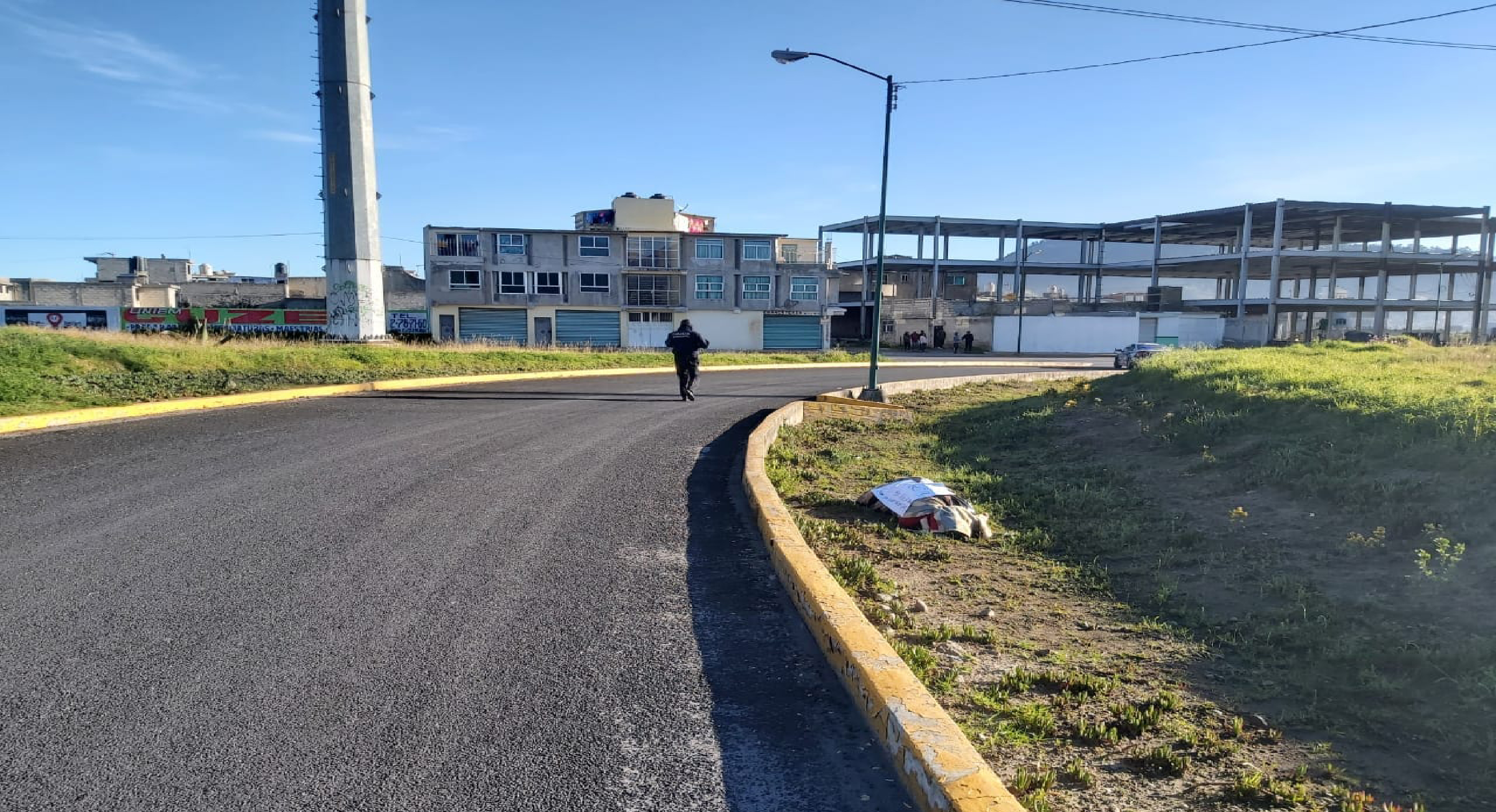 Hallan en Zinacantepec cuerpo con supuesto mensaje del crimen organizado