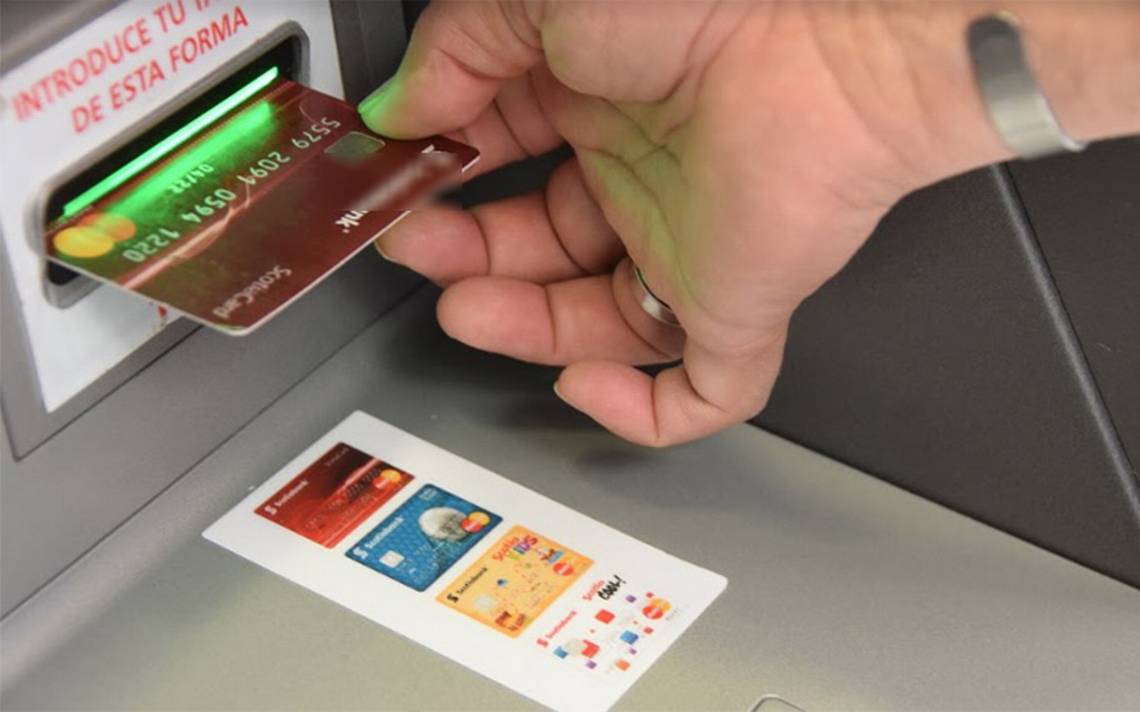 "Tallado de tarjeta" nueva modalidad de fraude en cajeros automáticos, aquí te decimos cómo evitarlo