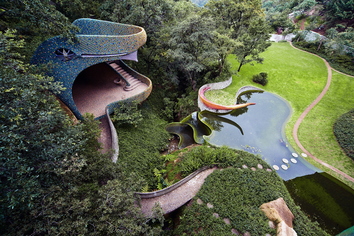 Hospedaje gratis en el nido de Quetzalcóatl