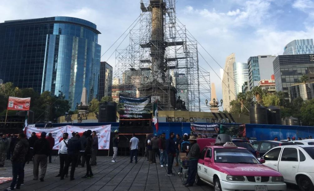 Taxistas protestan en CDMX, obstruyen el Ángel