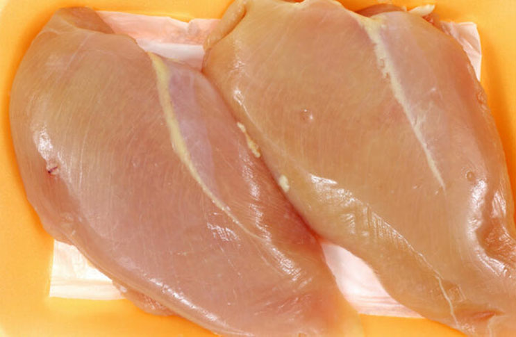 Recomiendan no consumir pollo con estrías blancas, aquí la razón