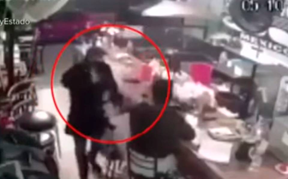 video-apuntan-a-nina-durante-asalto-en-edomex