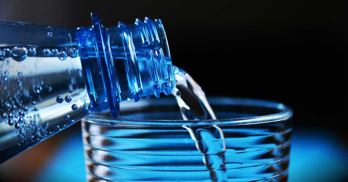 UAEMex crea agua embotellada LluviaICAR a partir de la lluvia