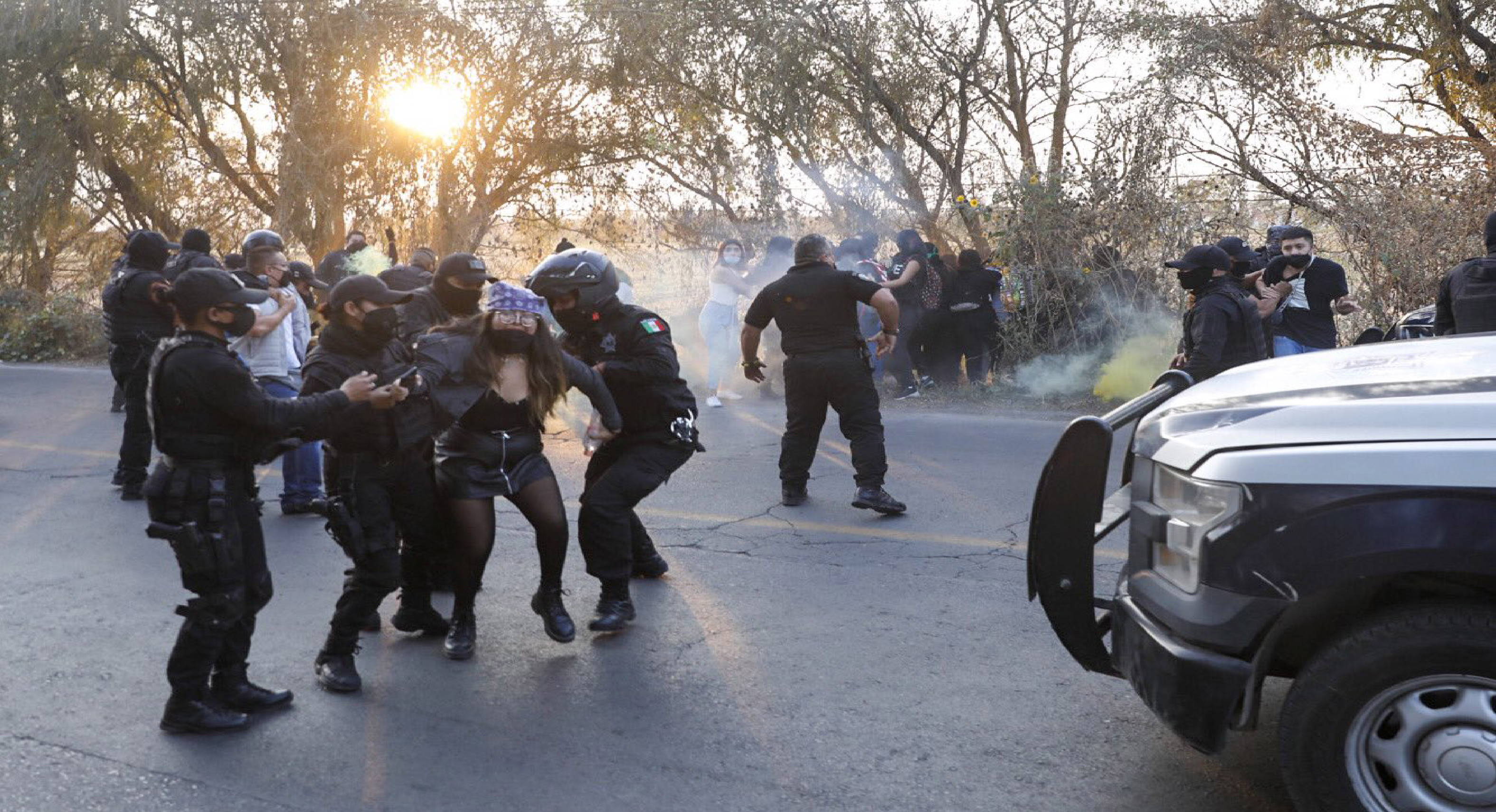 Policías de Cuautitlán agreden a manifestantes feministas1