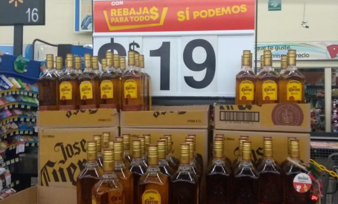 Walmart-ofrece-botellas-de-tequila-por-19-pesos
