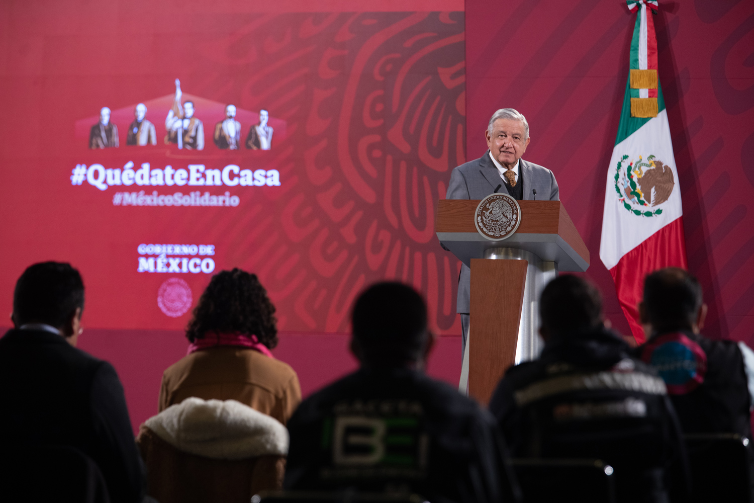 amlo-pide-no-salir-por-10-dias-por-coronavirus-160494