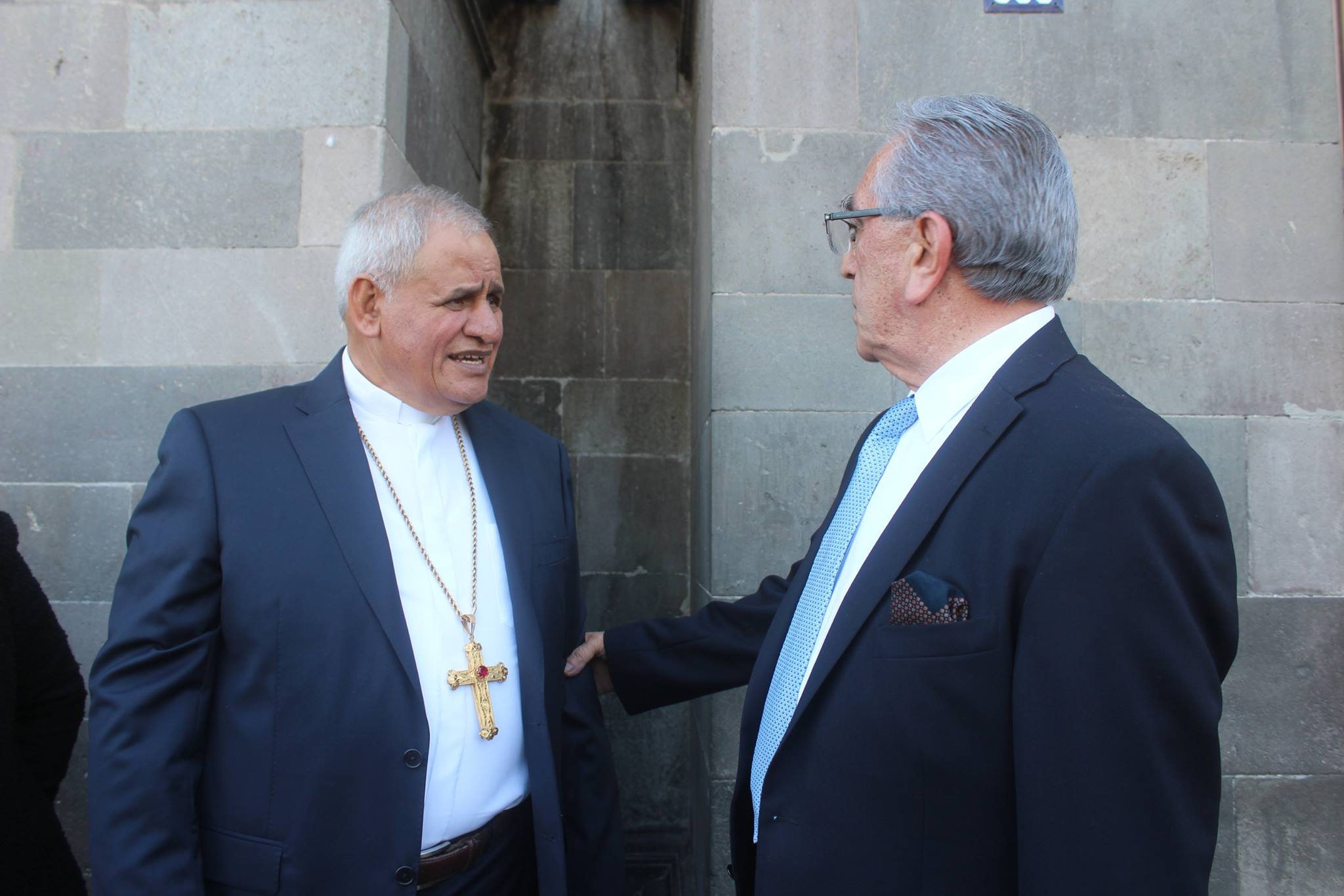 Obispo Auxiliar de Toluca es atendido por neumonía