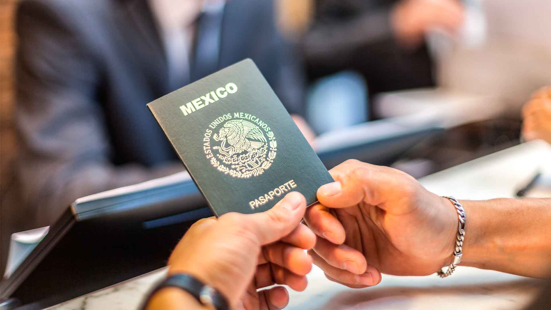 si deseas sacar tu pasaporte en mexico deberás sacar una cita por internet, además te recomendamos revisar los costos del pasaporte en este 2021