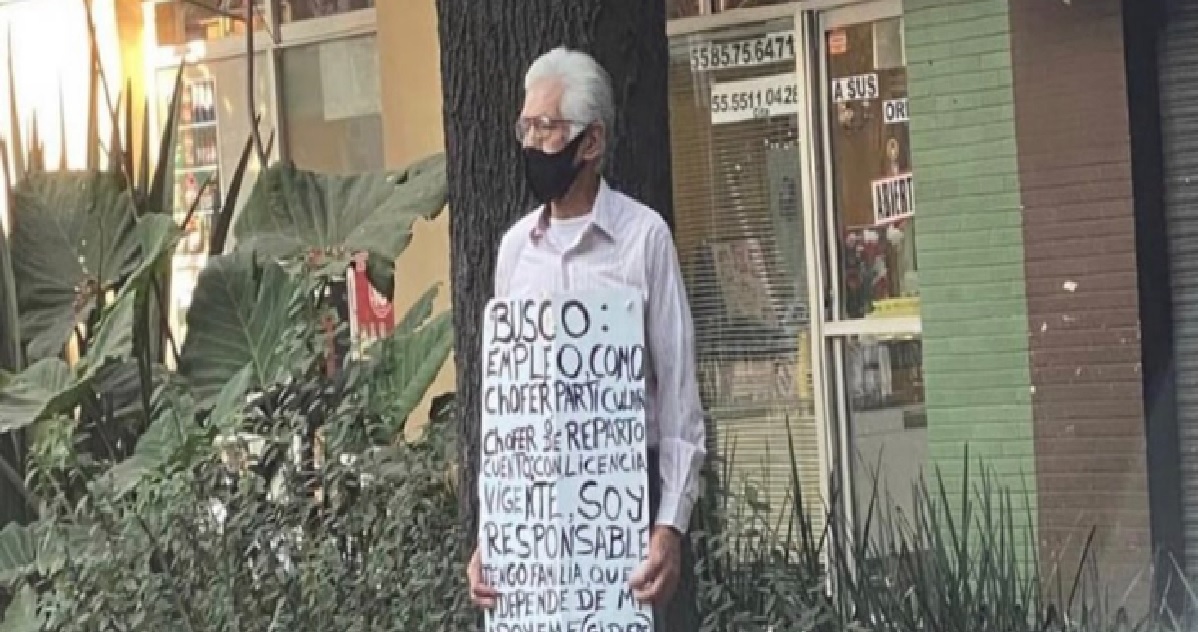abuelito-recorre-calles-de-cdmx-en-busca-de-trabajo