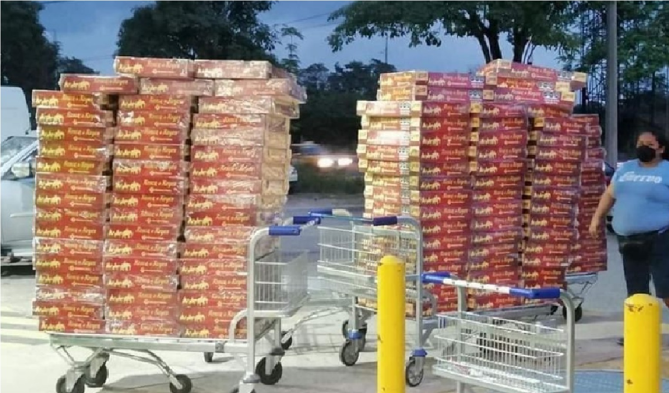 lady-rosca-mujer-compra-300-roscas