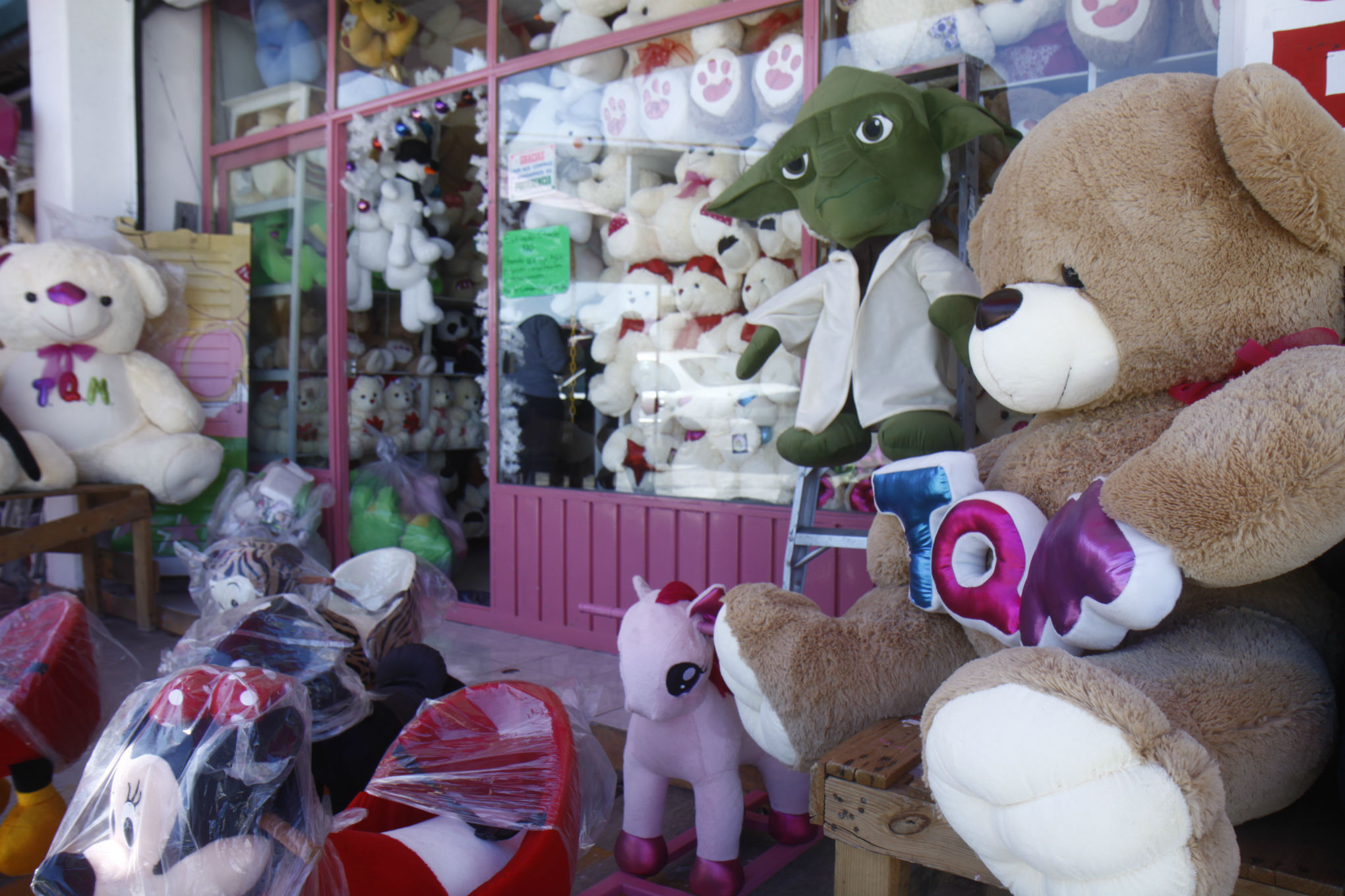 Muñecos de peluche de Xonacatlán, opción para el 14 de febrero