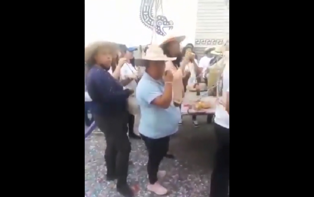Video || Sin sana distancia habitantes de San Pedro Tultepec celebran el Día de la Candelaria
