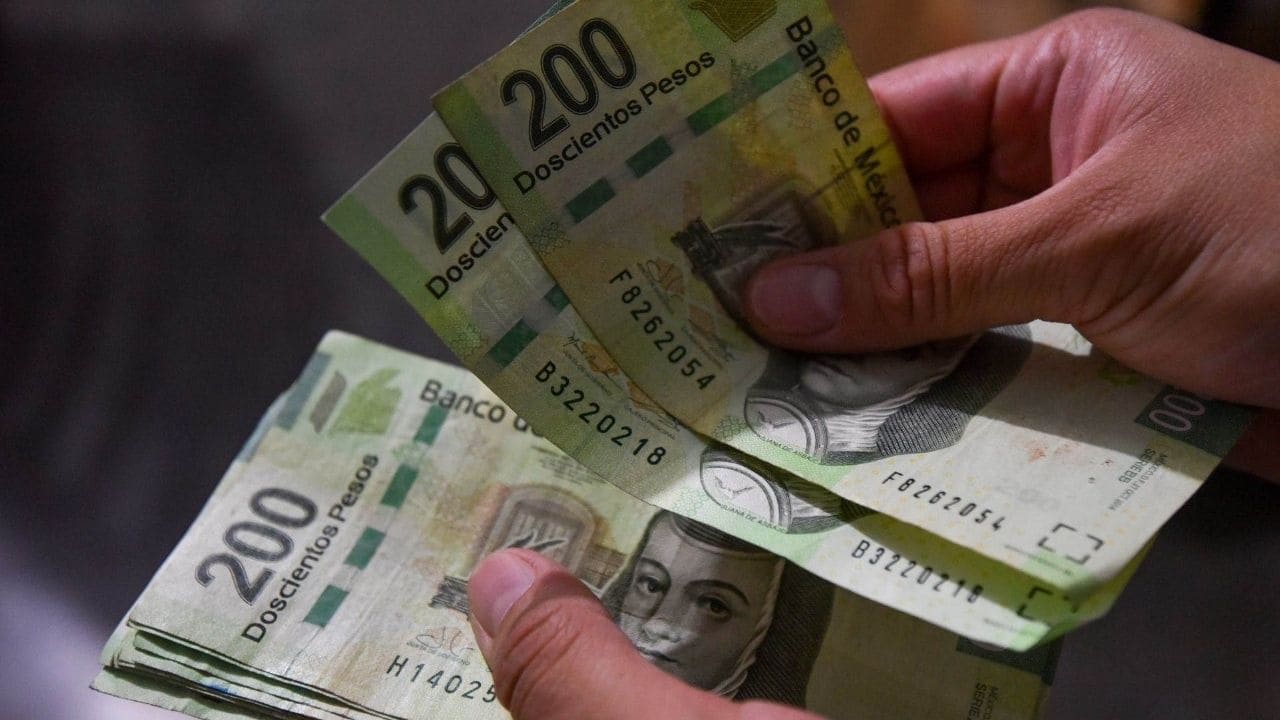 si realizas este guardadito de manera puntual y sin fallar ningún mes, al final del año tendrás 7 mil 200 pesos (si ahorraste 600 mensuales) o 14 mil 400 (si ahorraste mil 200 mensuales).