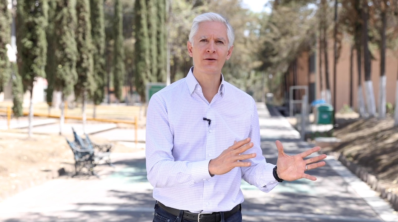 Alfredo del Mazo informó que el Edoméx continuará en semáforo naranja con incremento de actividades y ampliación de horarios y aforos