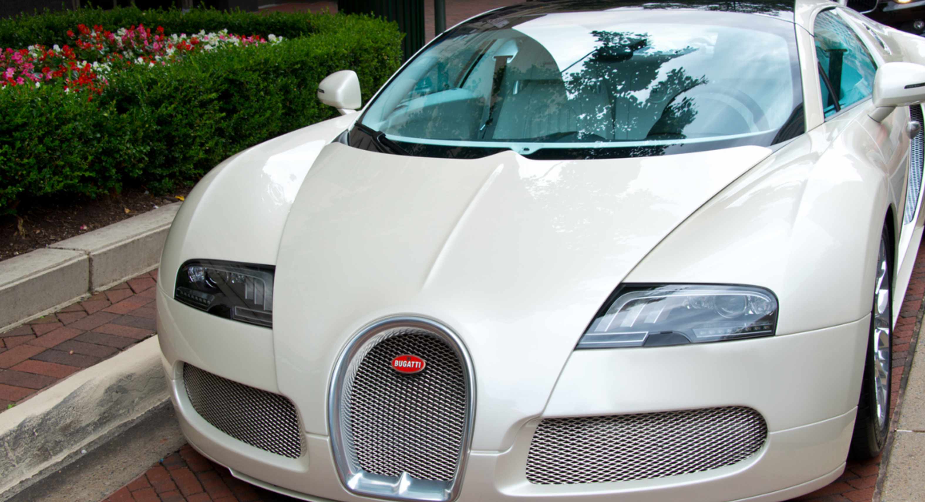 Bitcoin podría valer lo mismo que un Lamborghini o un Bugatti advierten expertos