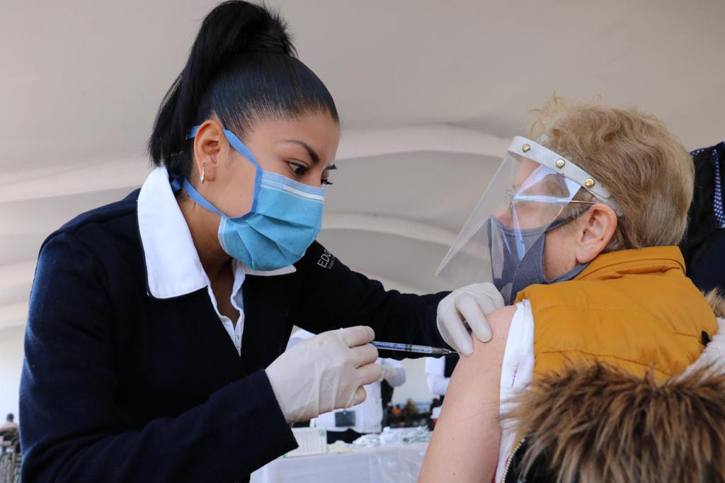 Del 29 al 31 de marzo se llevará a cabo la vacunación contra COVID-19 para las personas adultas mayores de Huixquilucan