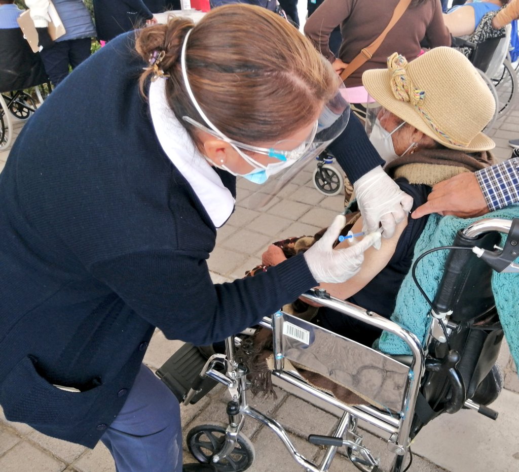 En Toluca, se reporta atención inmediata o no mayor a quince y treinta minutos en los módulos de vacunación contra el COVID-19