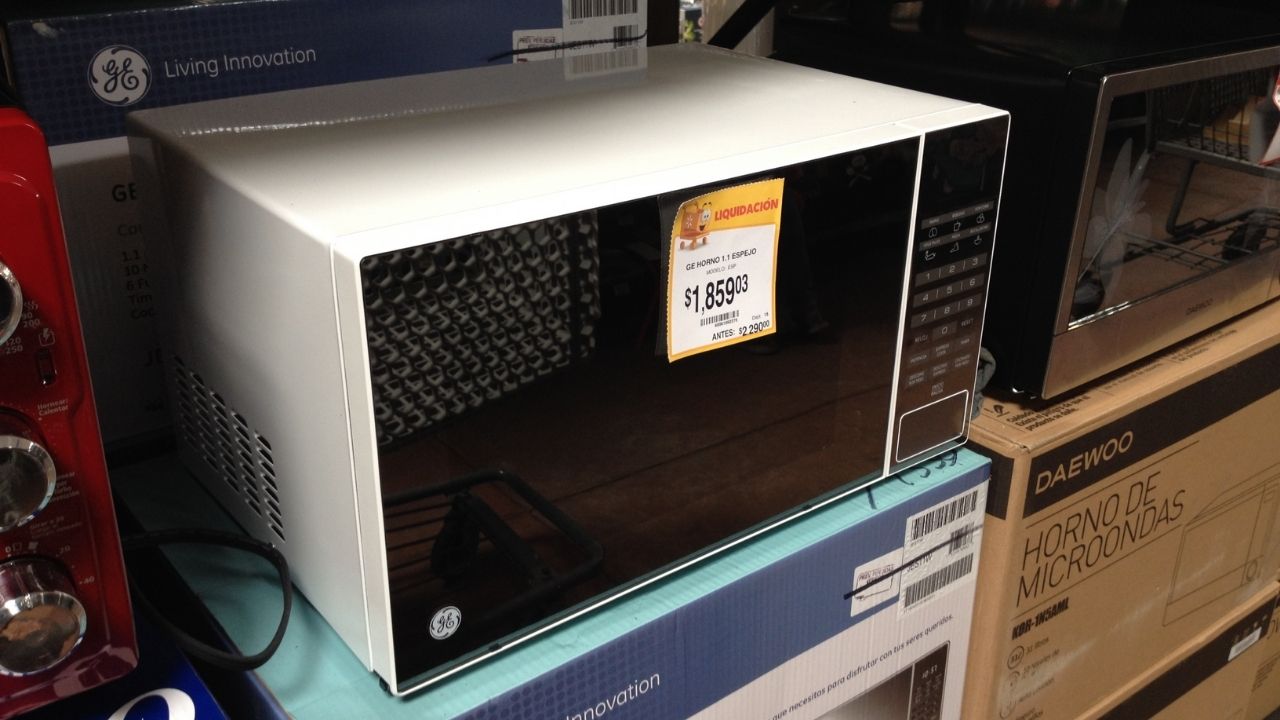 La Profeco realizó un estudio de algunas marcas de hornos de microondas en el mercado y analizó cuáles ofrecen mejores funcionalidades a los usuarios y cuáles consumen más energía eléctrica. 