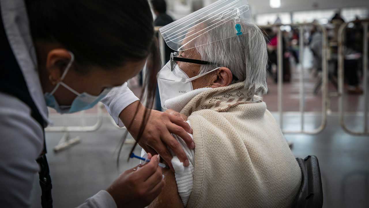 Toluca vacunas adultos mayores imagen ilustrativa