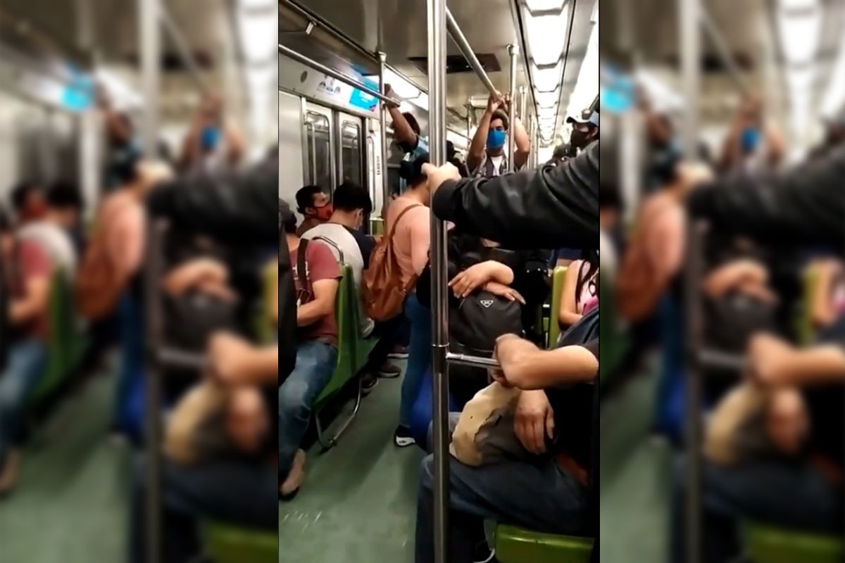 te dejamos el viral video del vendedor ambulante ofreciendo la vacuna covid-19 por solo 10 pesos en el metro de la CDMX.