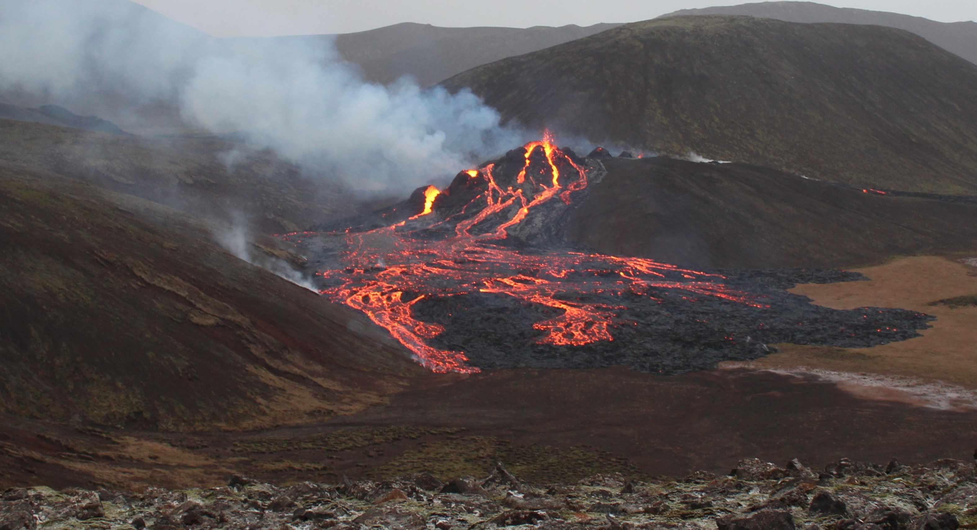 hace erupción volcán en Islandia despues de 800 años
