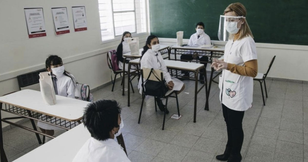 Fecha de vacunación para maestros en el Estado de México