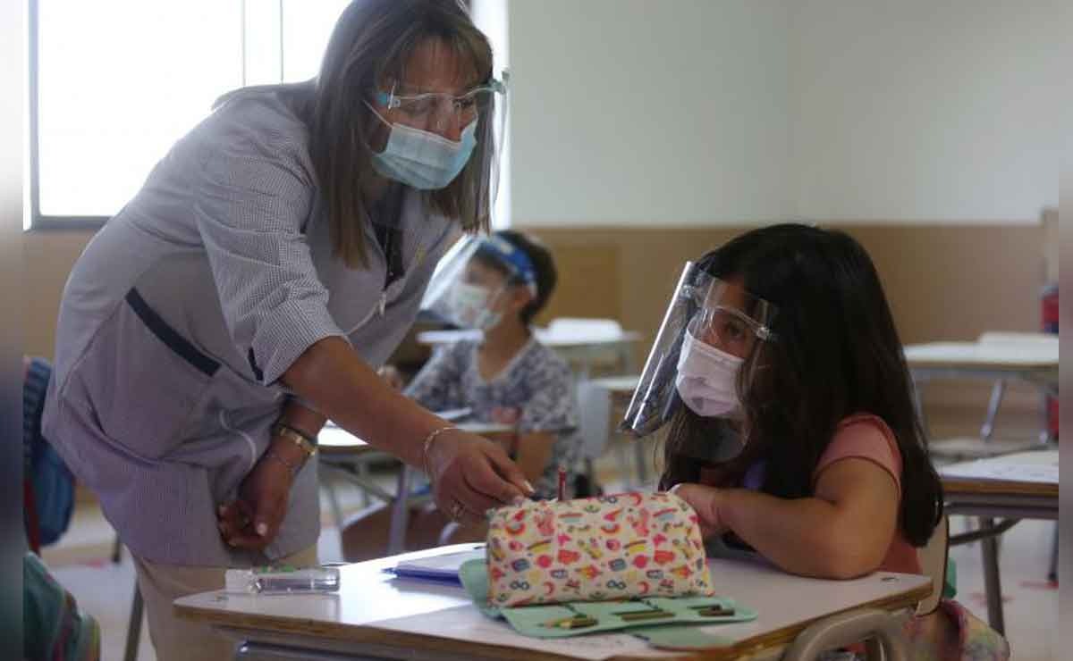 Calendario vacunación de maestros contra el covid-19 en las entidades de México, conoce los protococolos para el regreso seguro a las clases presenciales