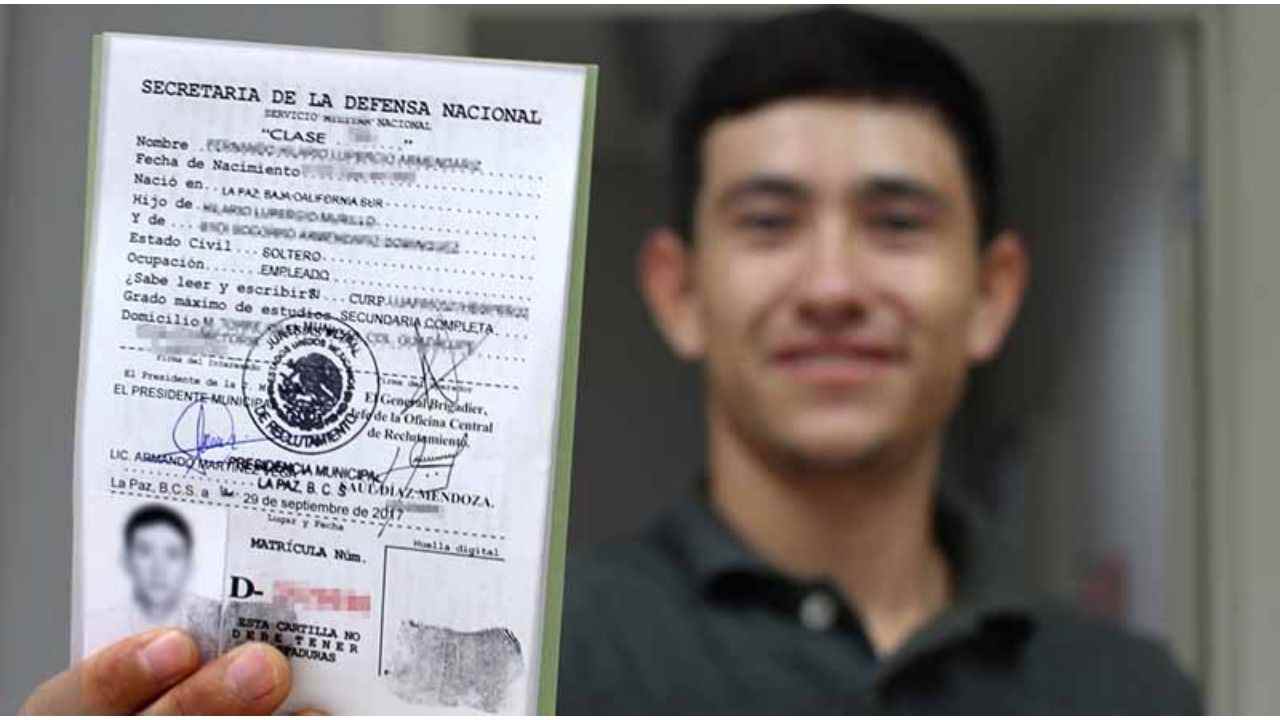 Sedena dio a conocer las fechas y requisitos para tramitar la cartilla militar para la clase 2003 y remisos